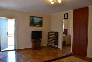 Гостиница Guest House Luchistaya 7 Рыбачье Семейный номер-2