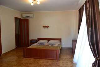 Гостиница Guest House Luchistaya 7 Рыбачье Семейный номер-9